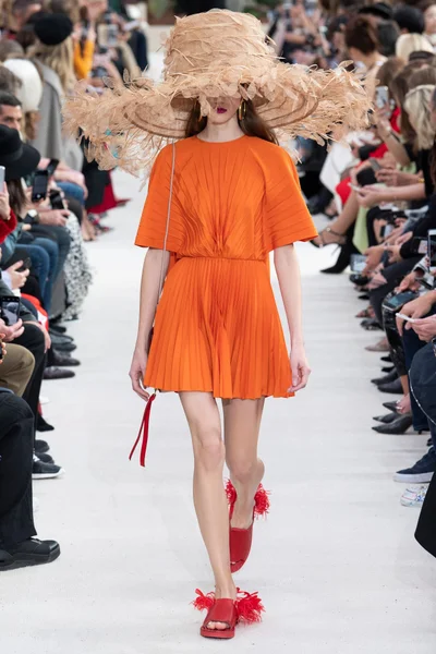 Look 29